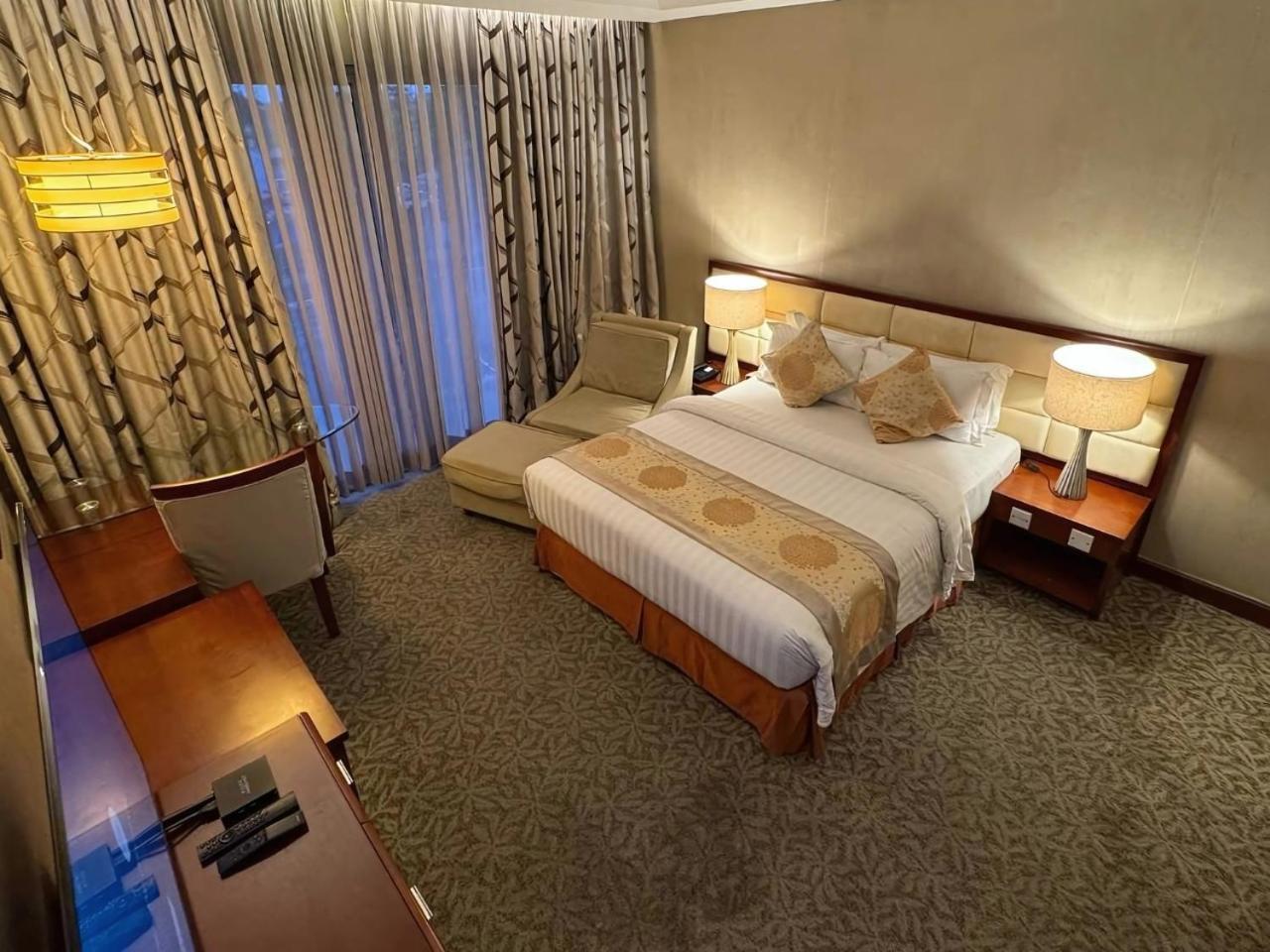 The Avenue Plaza Hotel Naga  Luaran gambar