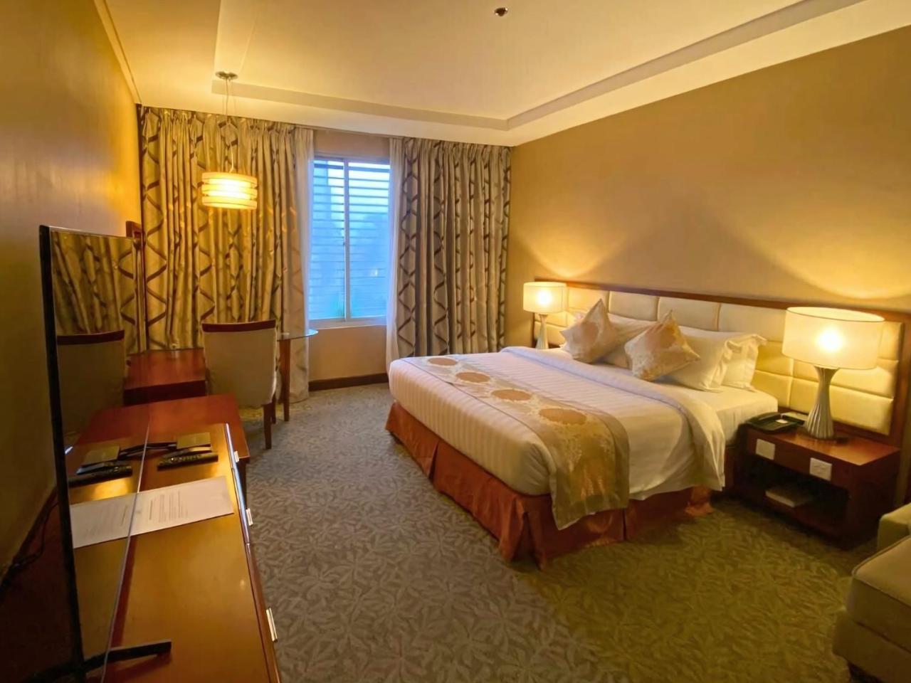 The Avenue Plaza Hotel Naga  Luaran gambar