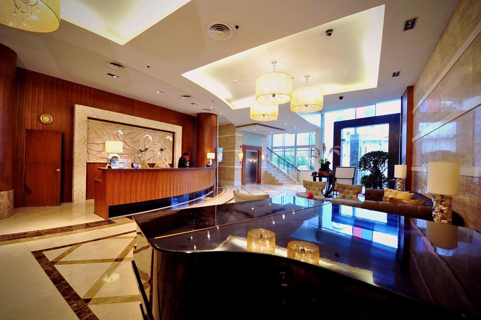 The Avenue Plaza Hotel Naga  Luaran gambar